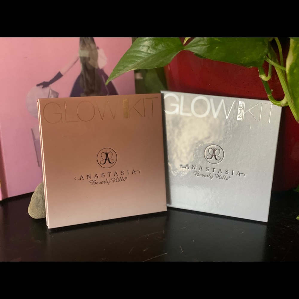 2 Anastasia Beverly Hills Glow skits